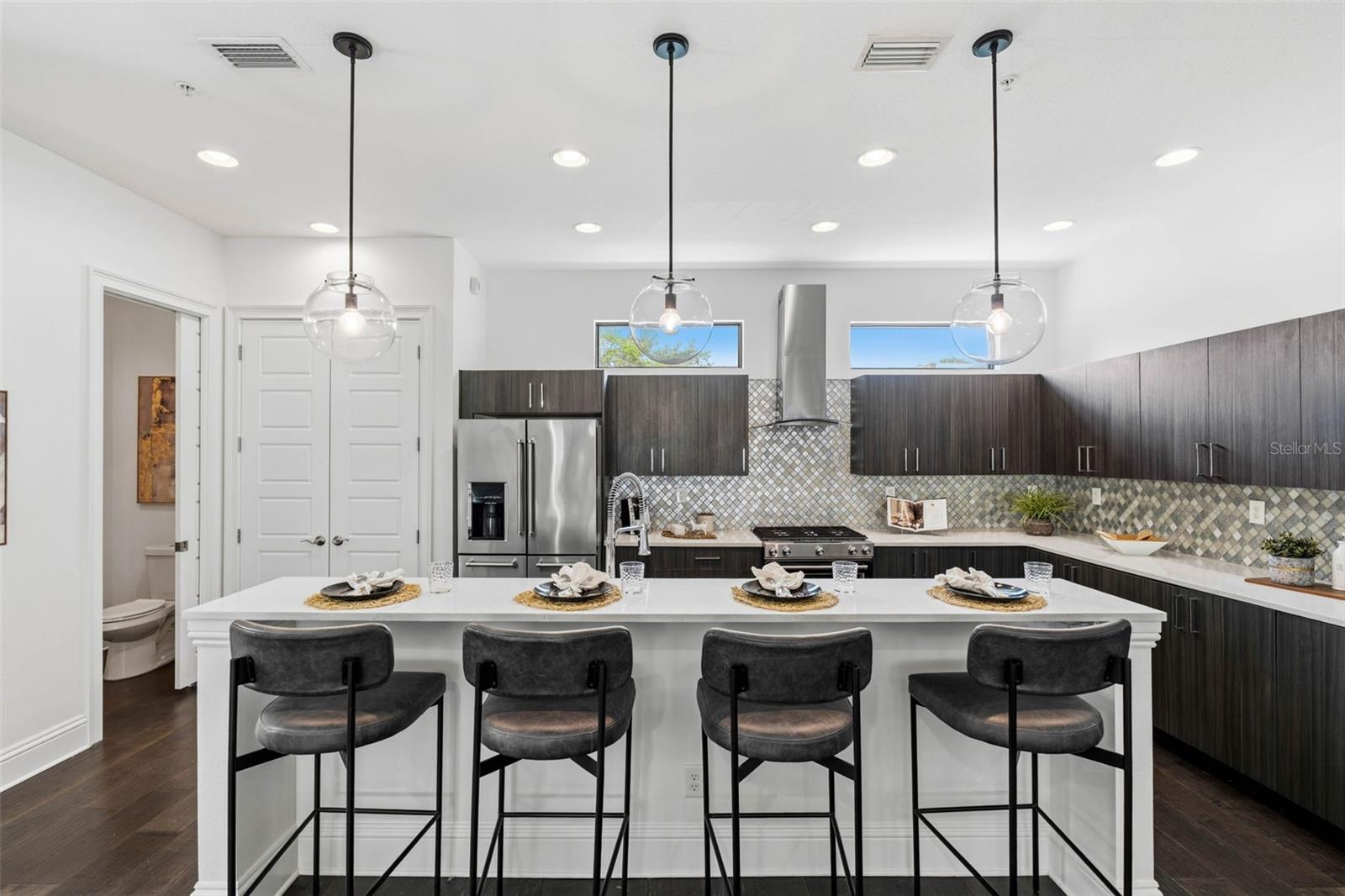 300 Delmar, St Petersburg, FL 33701