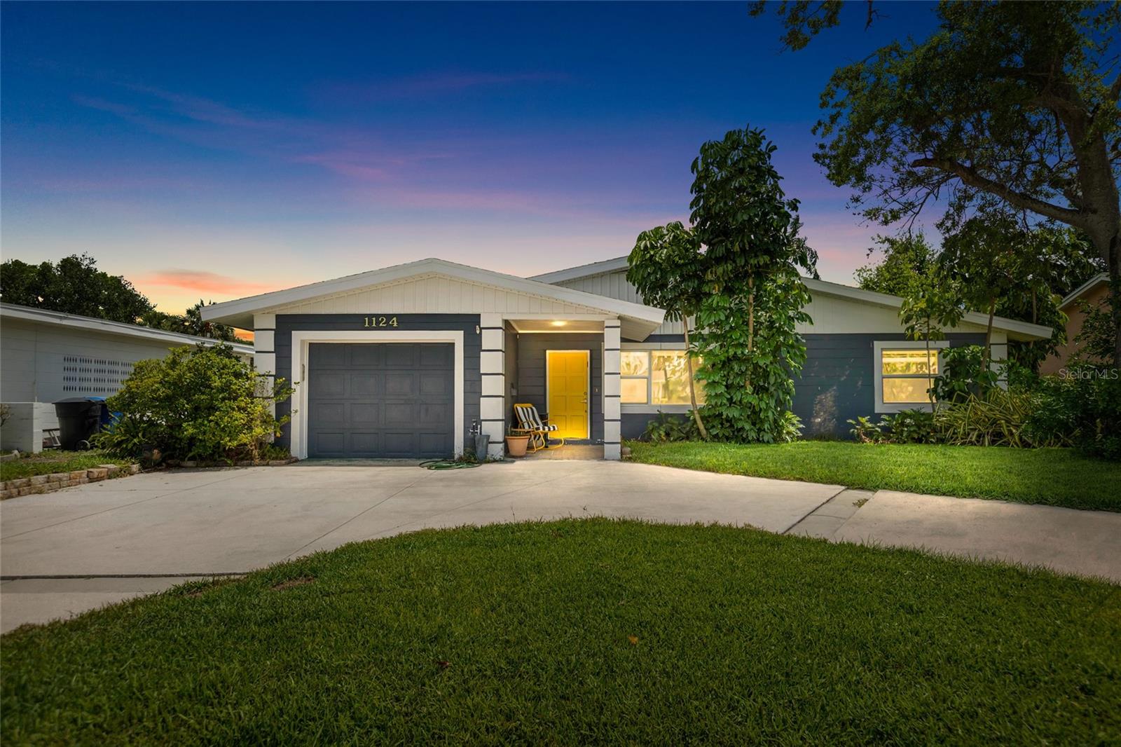 1124 40th, St Petersburg, FL 33703