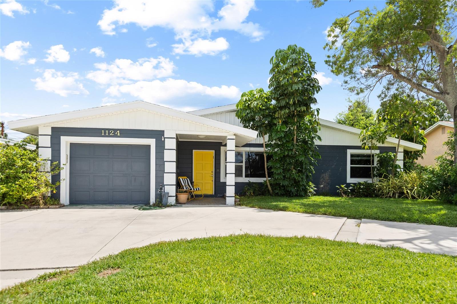 1124 40th, St Petersburg, FL 33703