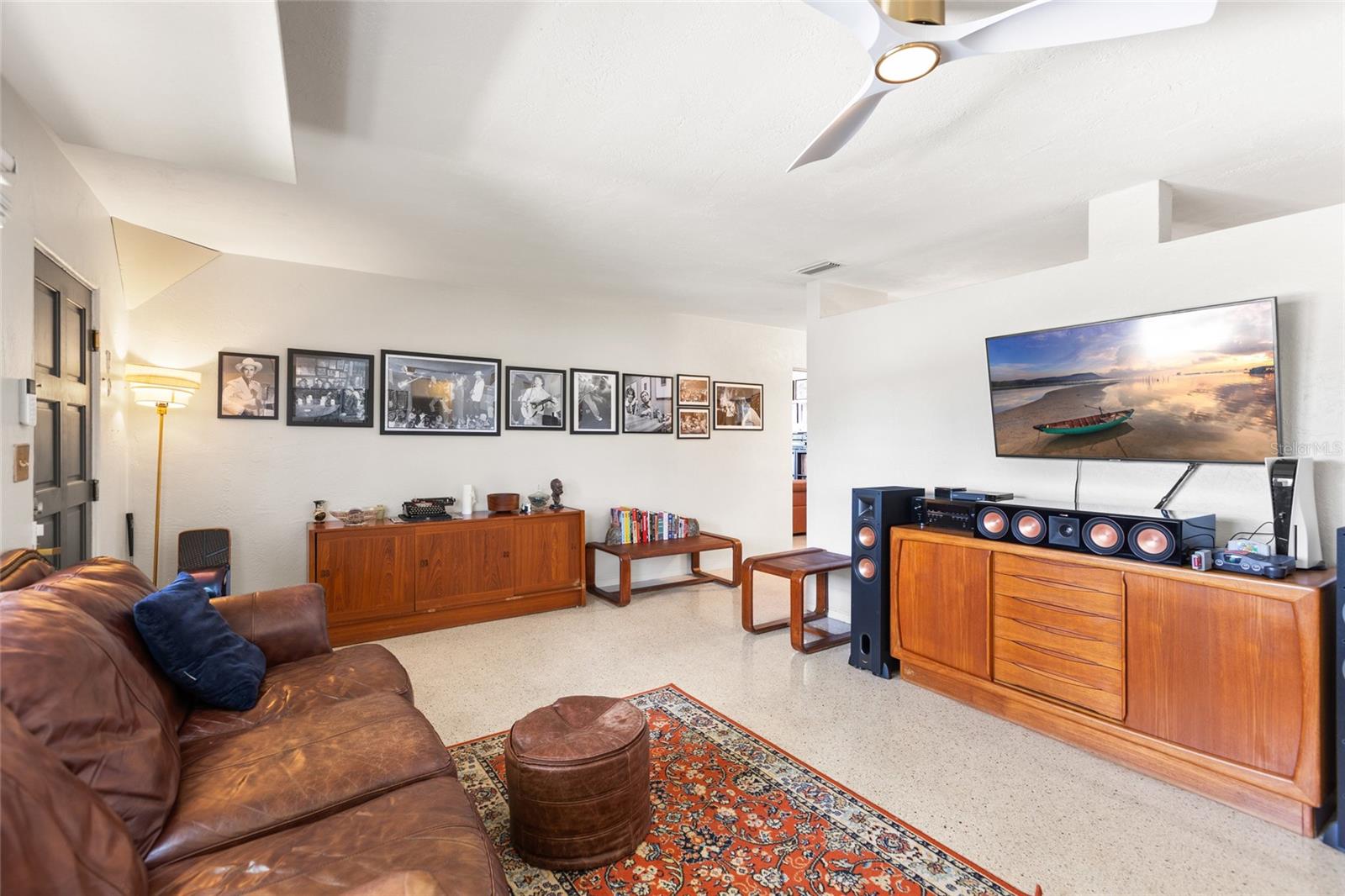 1124 40th, St Petersburg, FL 33703