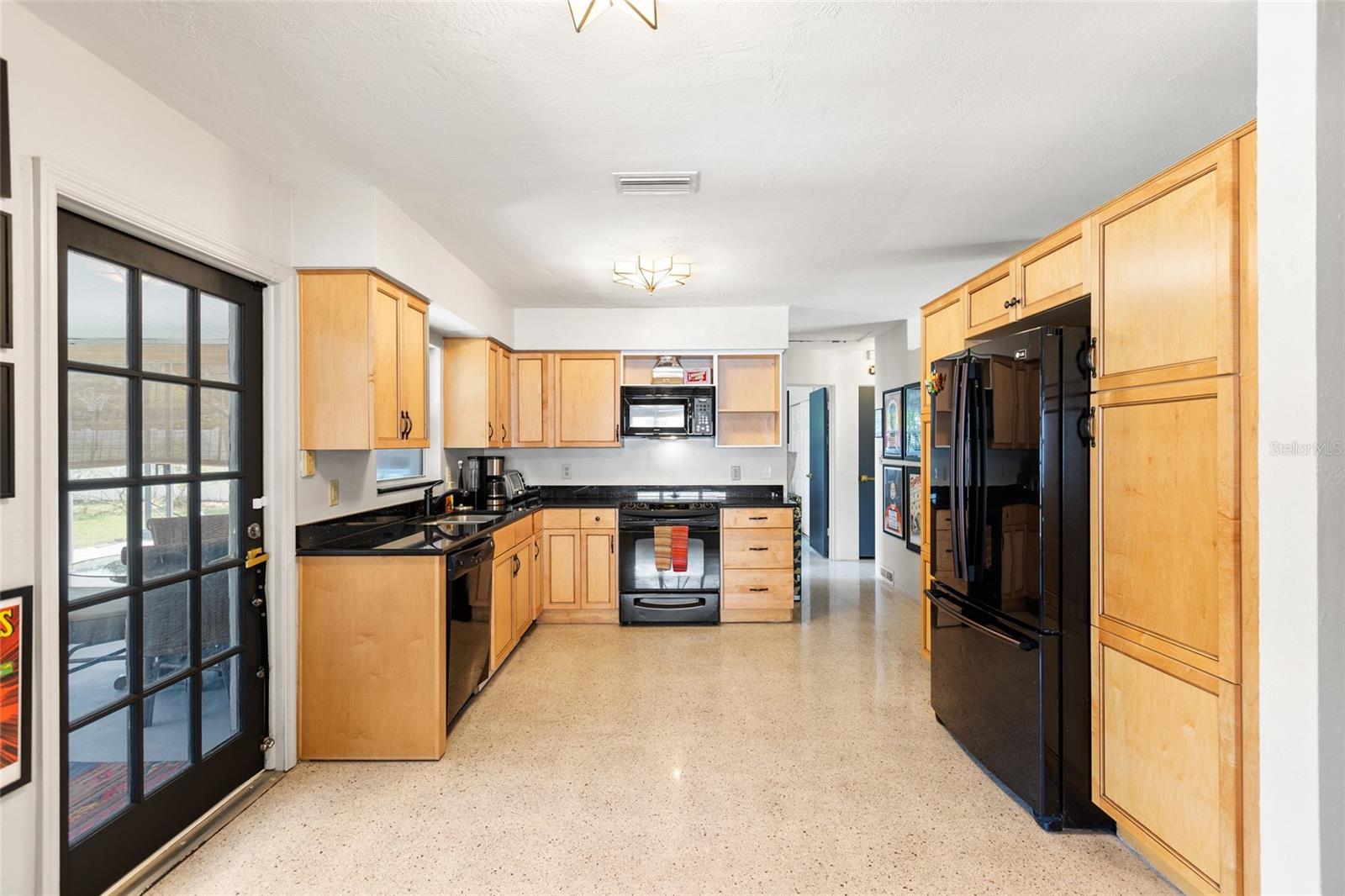 1124 40th, St Petersburg, FL 33703