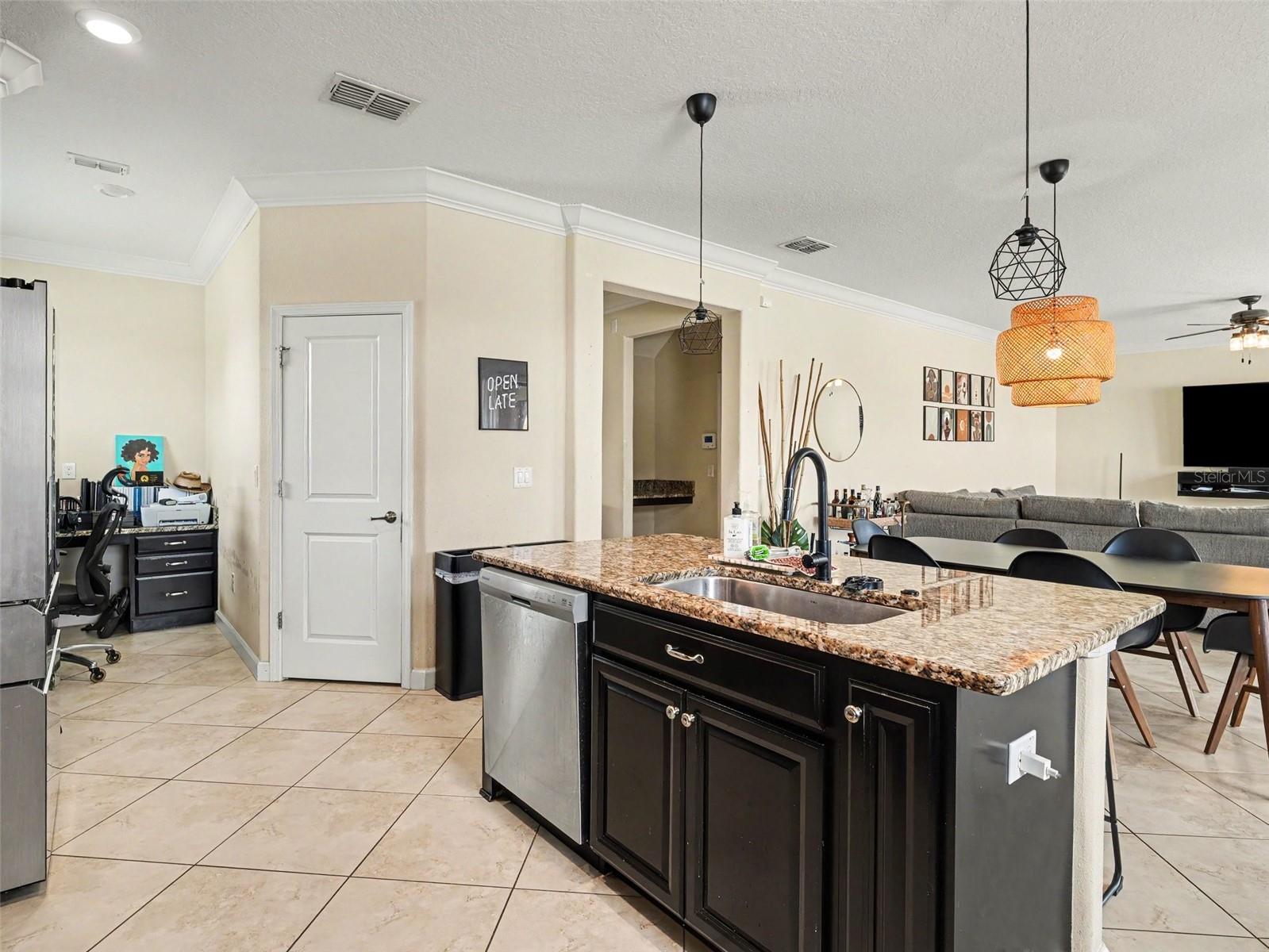 12027 Cardinal Flower Dr, Riverview, FL 33579