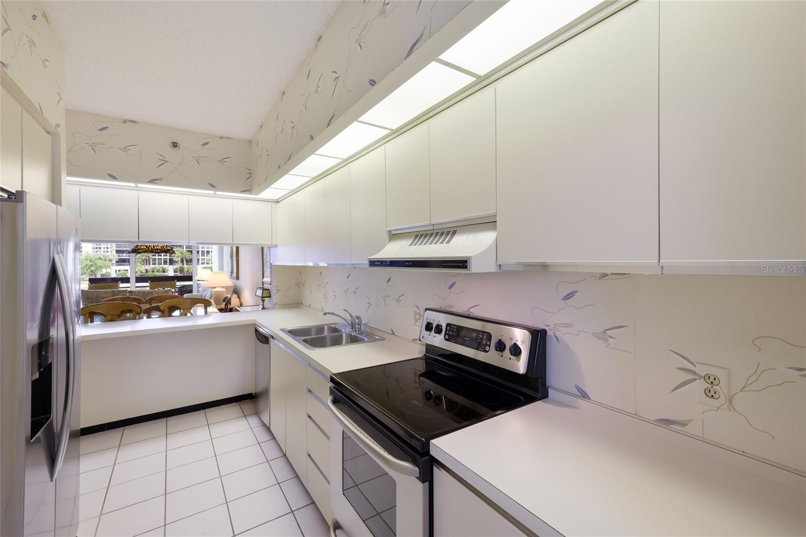 1095 Gulf of Mexico Unit 102, Longboat Key, FL 34228