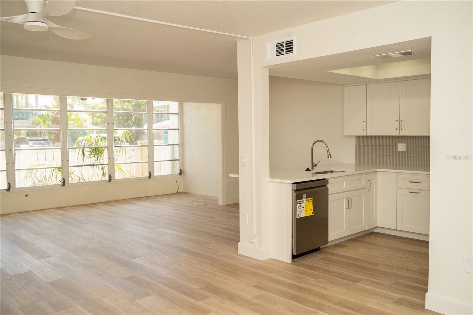 661 Poinsettia Unit 108, Clearwater Beach, FL 33767