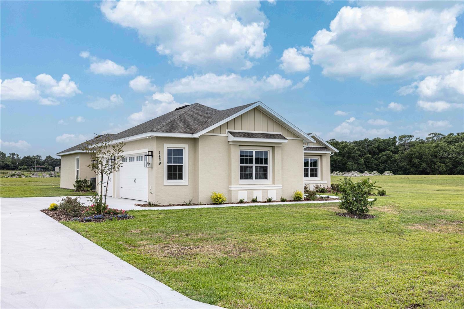 1439 Cr 212, Oxford, FL 34484