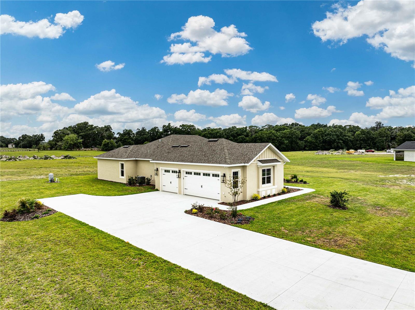 1439 Cr 212, Oxford, FL 34484
