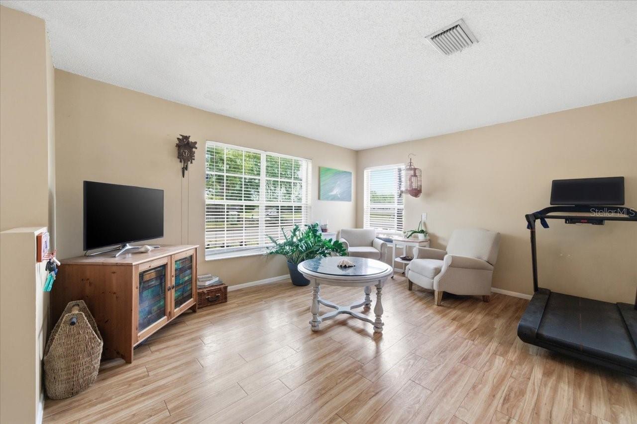 798 Countryshire, Palm Harbor, FL 34683