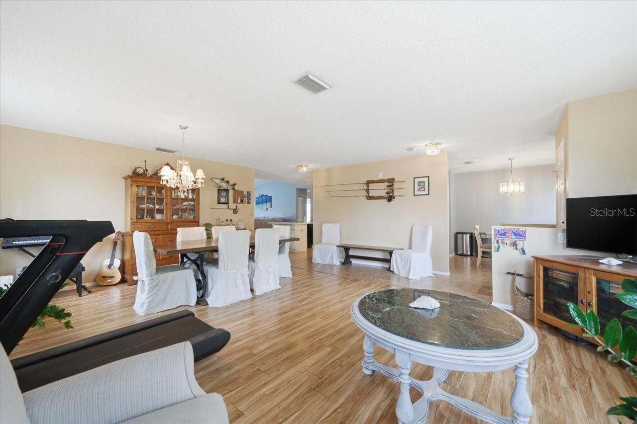 798 Countryshire, Palm Harbor, FL 34683