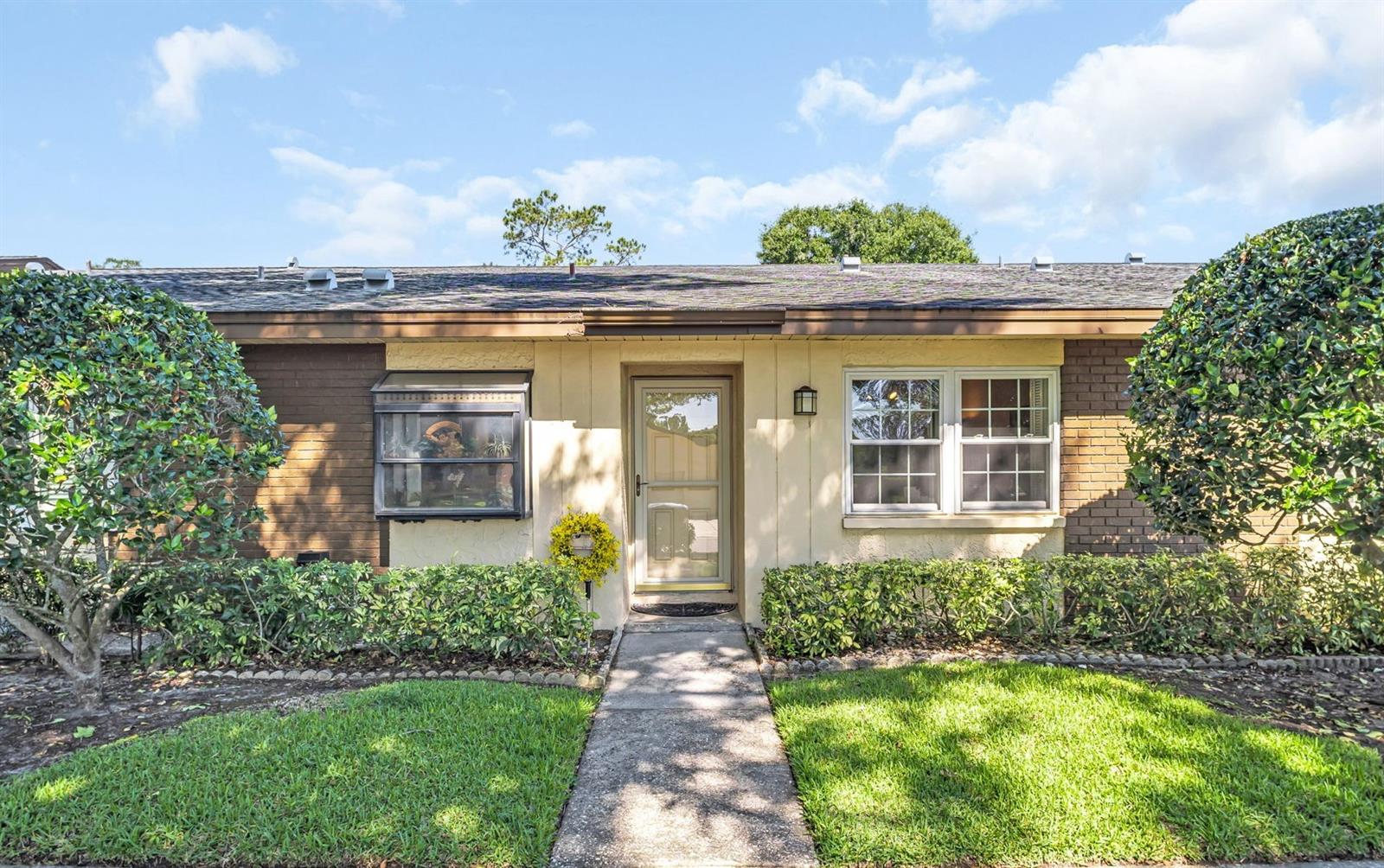 860 Maclaren Unit B, Palm Harbor, FL 34684