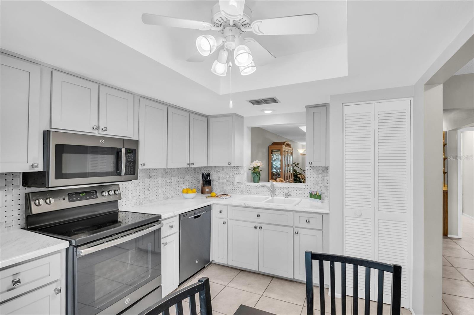 860 Maclaren Unit B, Palm Harbor, FL 34684