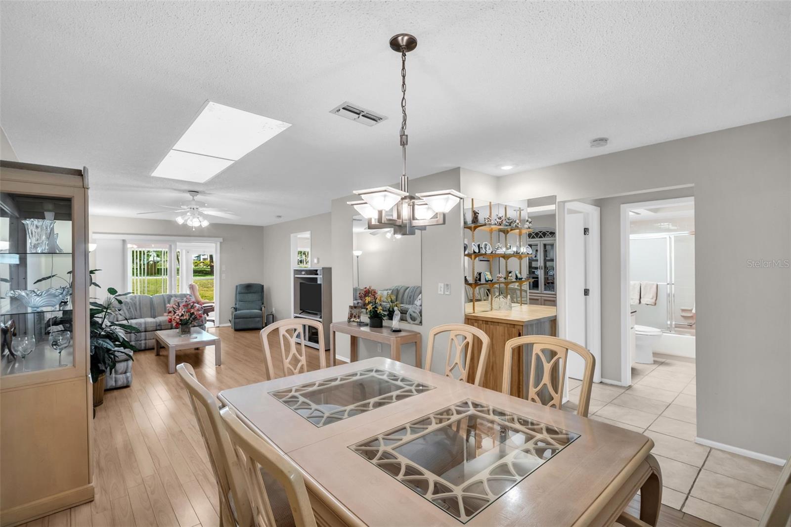 860 Maclaren Unit B, Palm Harbor, FL 34684