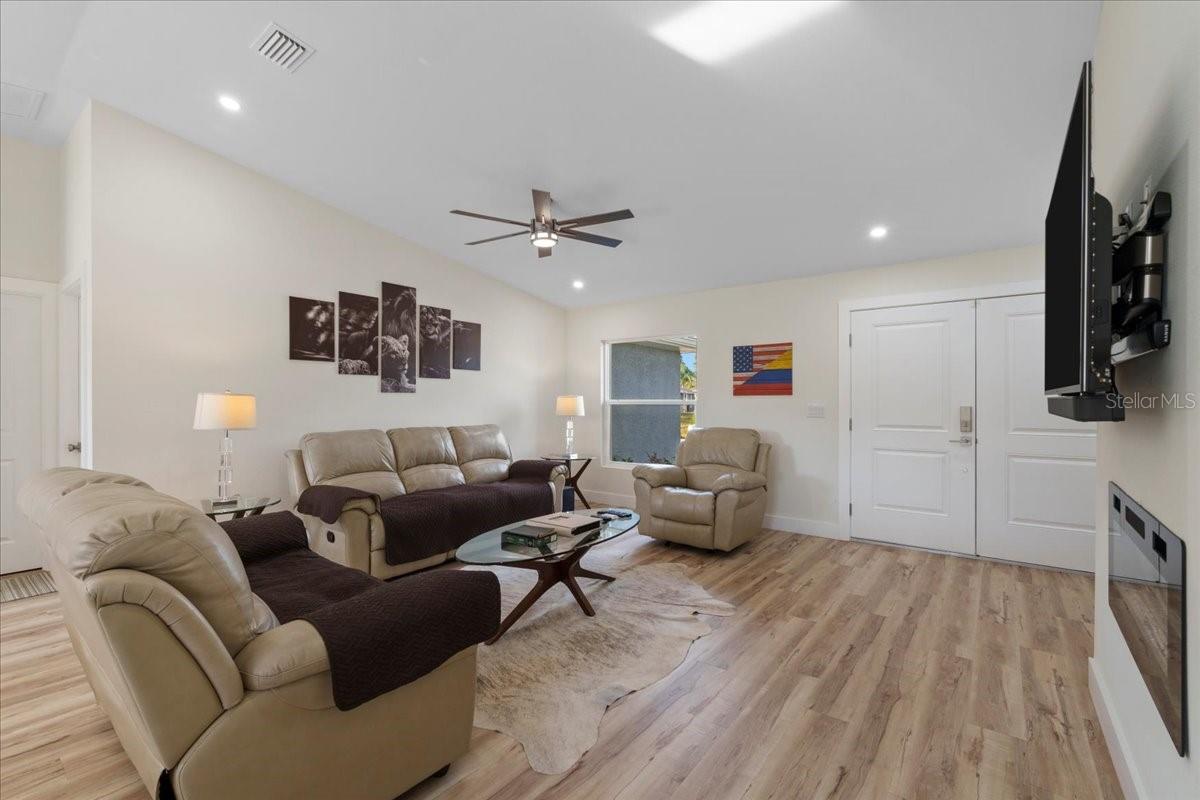 2405 Vancouver, North Port, FL 34286