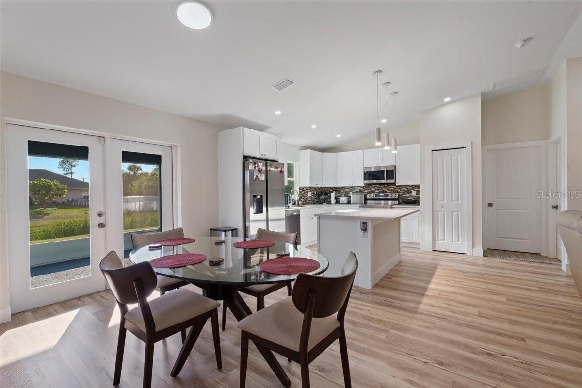2405 Vancouver, North Port, FL 34286