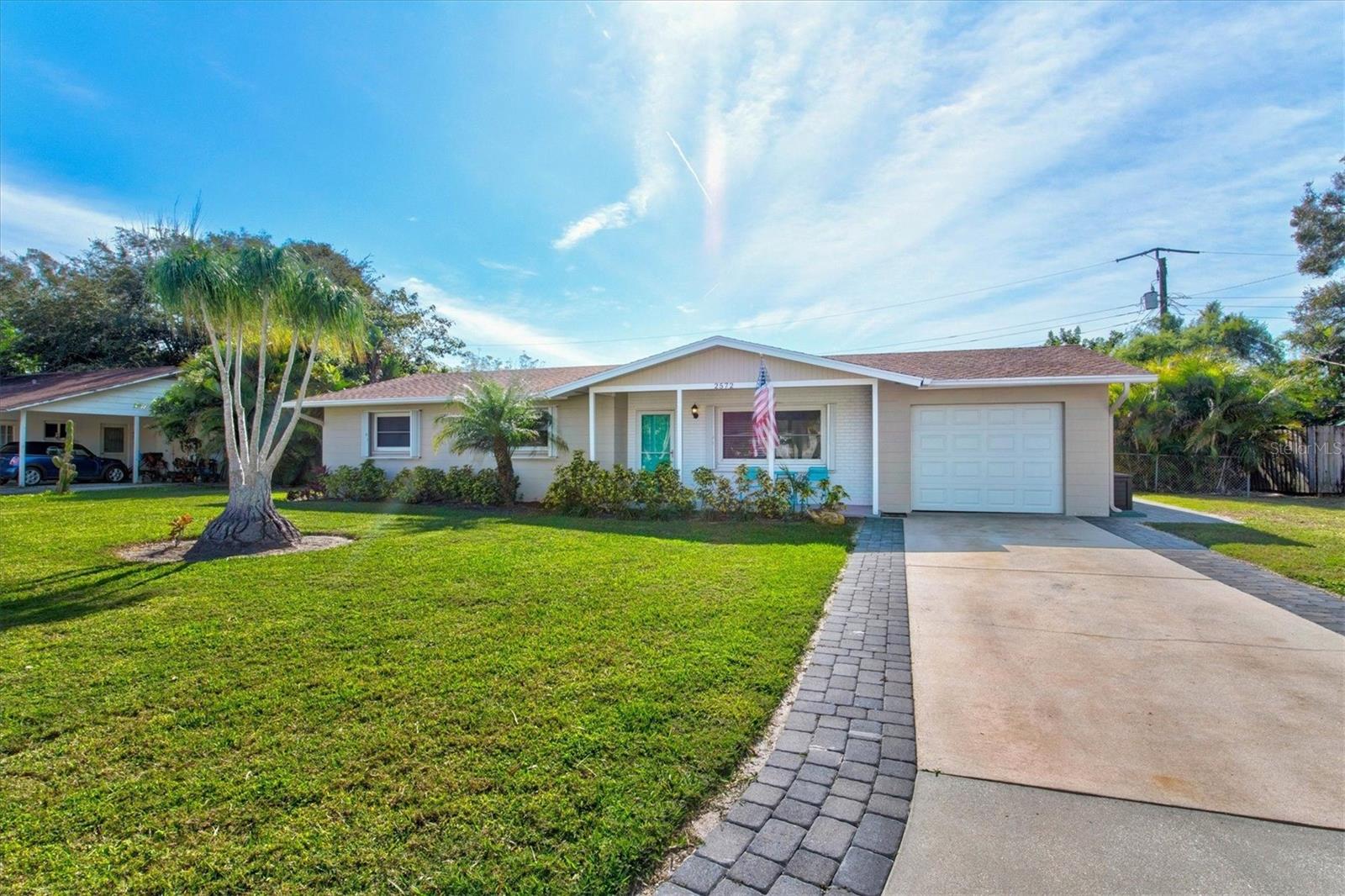 2572 Jefferson, Sarasota, FL 34239