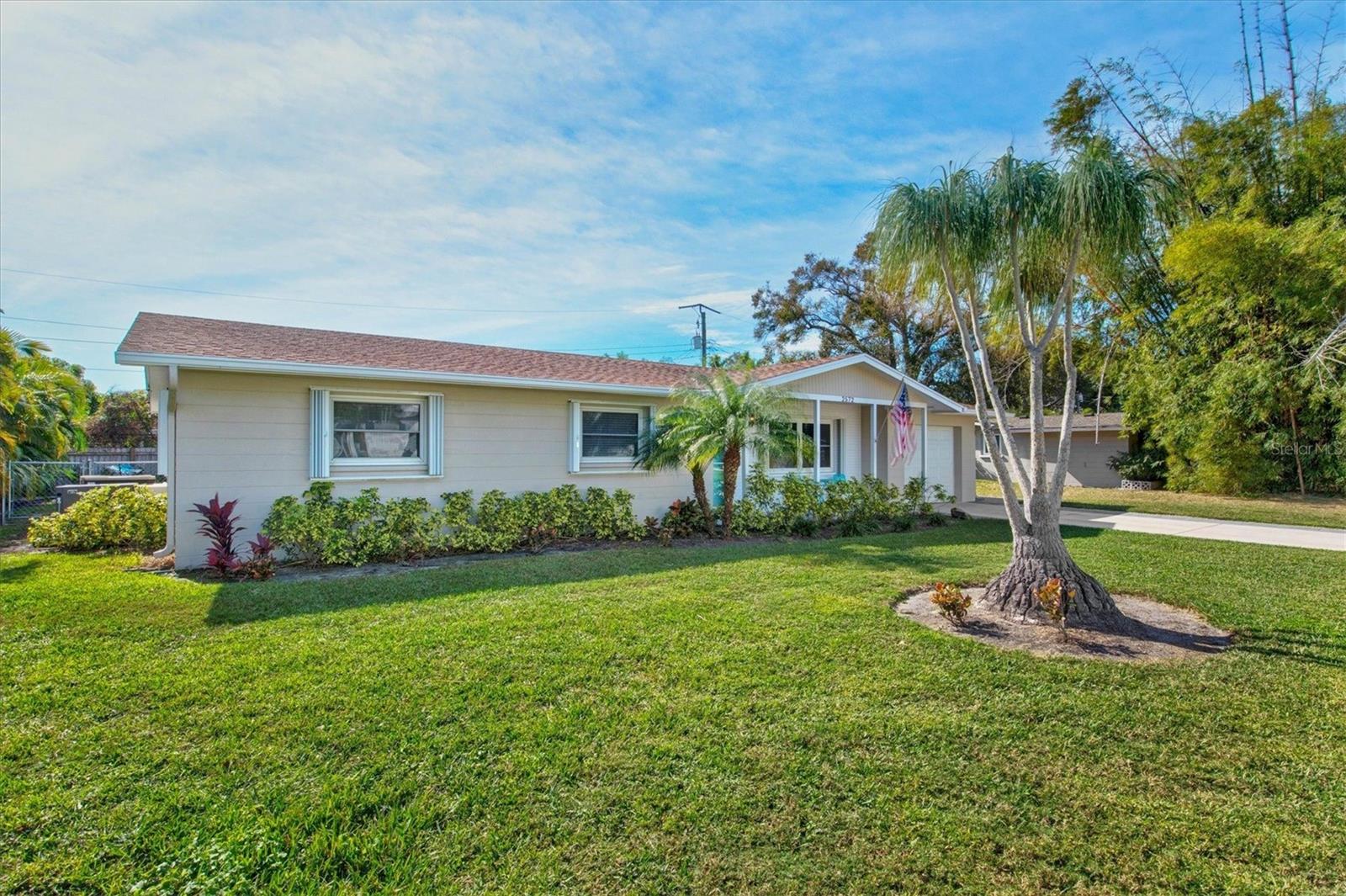 2572 Jefferson, Sarasota, FL 34239