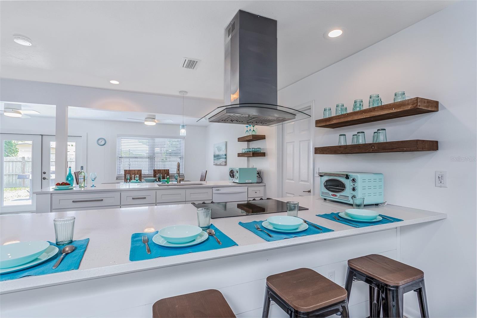 2572 Jefferson, Sarasota, FL 34239