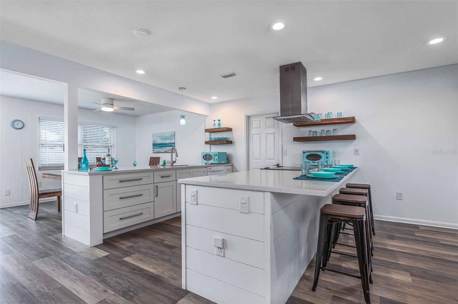 2572 Jefferson, Sarasota, FL 34239