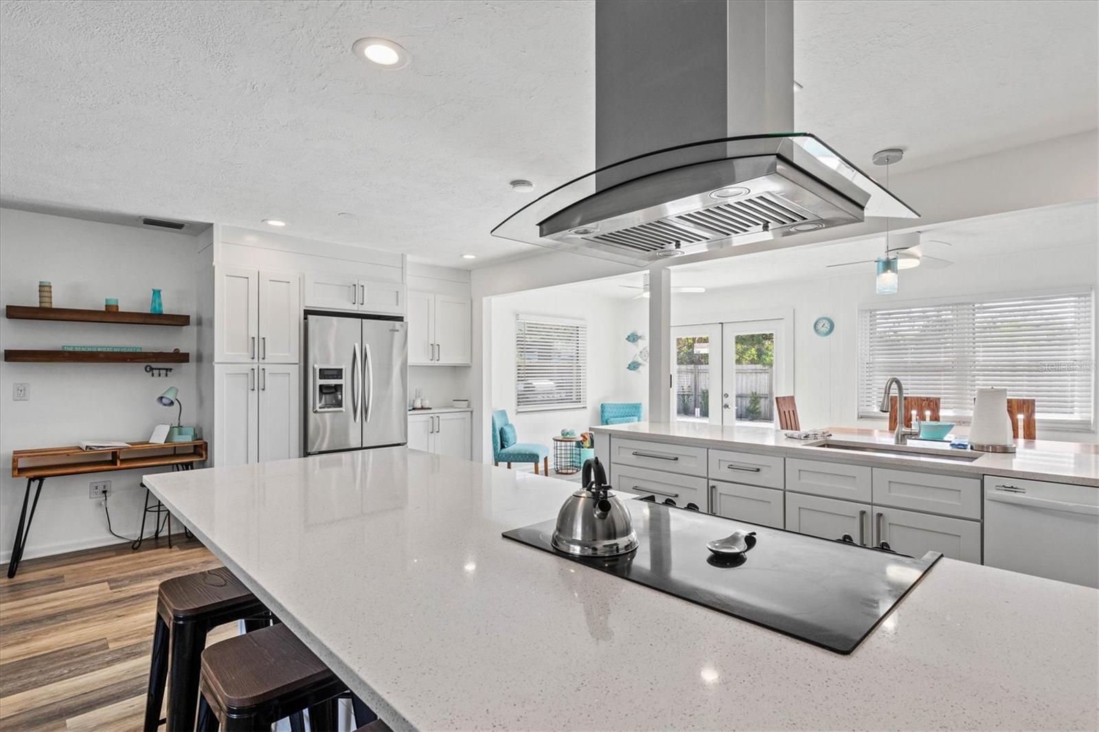 2572 Jefferson, Sarasota, FL 34239
