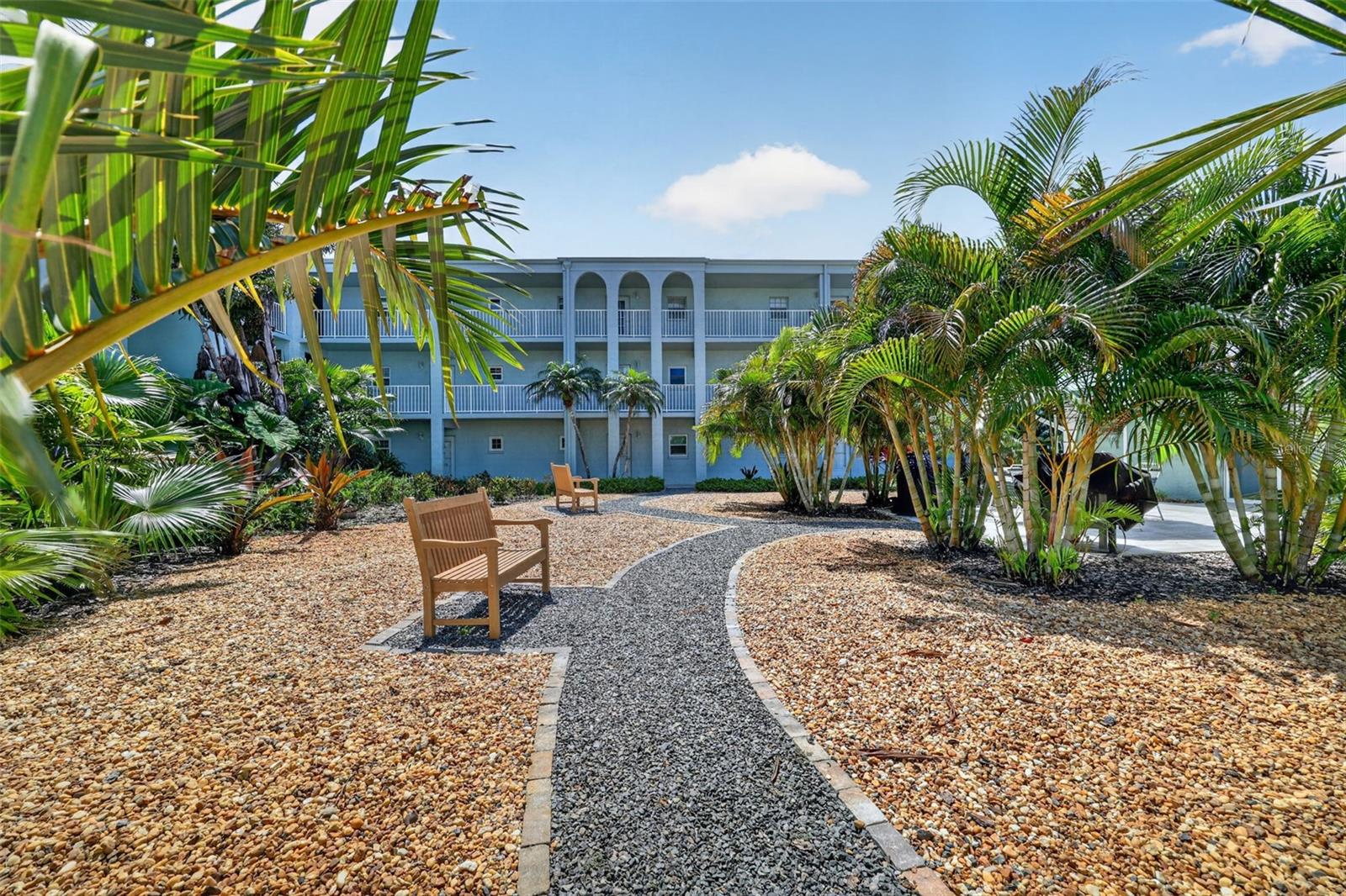 1706 Belleair Forest Unit 220, Belleair, FL 33756