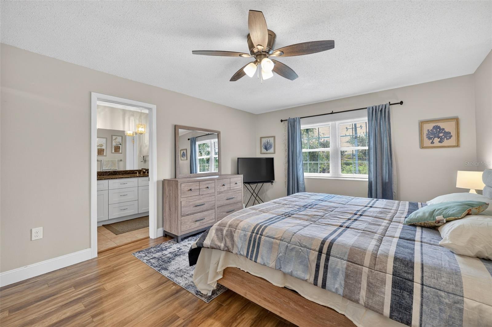 1706 Belleair Forest Unit 220, Belleair, FL 33756