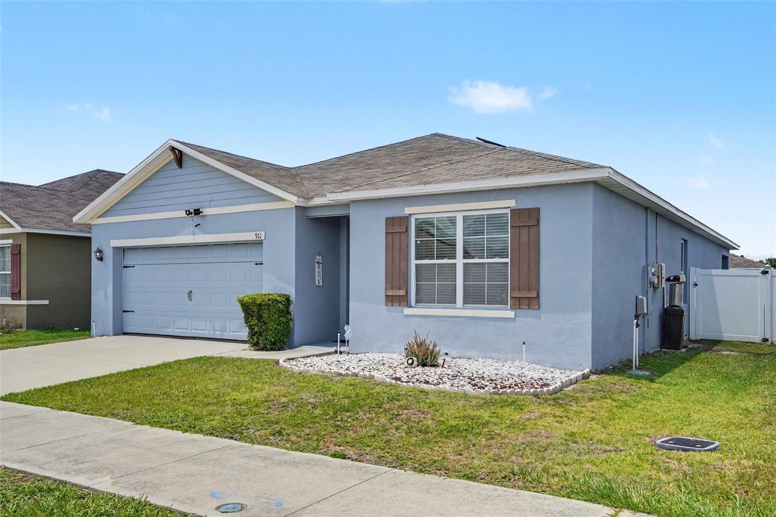 911 Waterville Dr, Auburndale, FL 33823