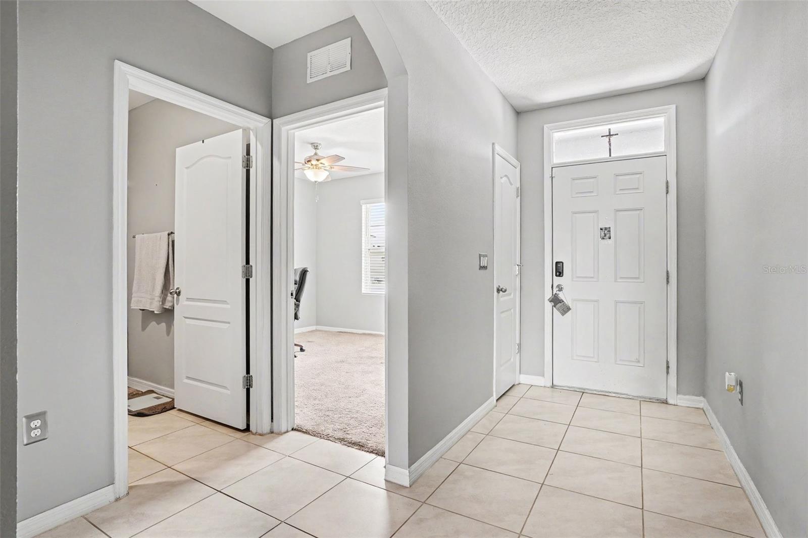 911 Waterville Dr, Auburndale, FL 33823