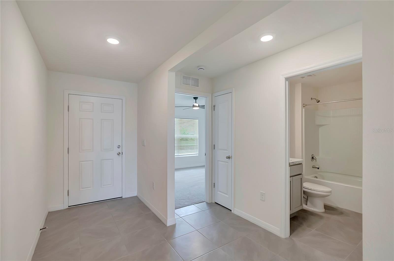 810 Ace Outlaw, Ruskin, FL 33570