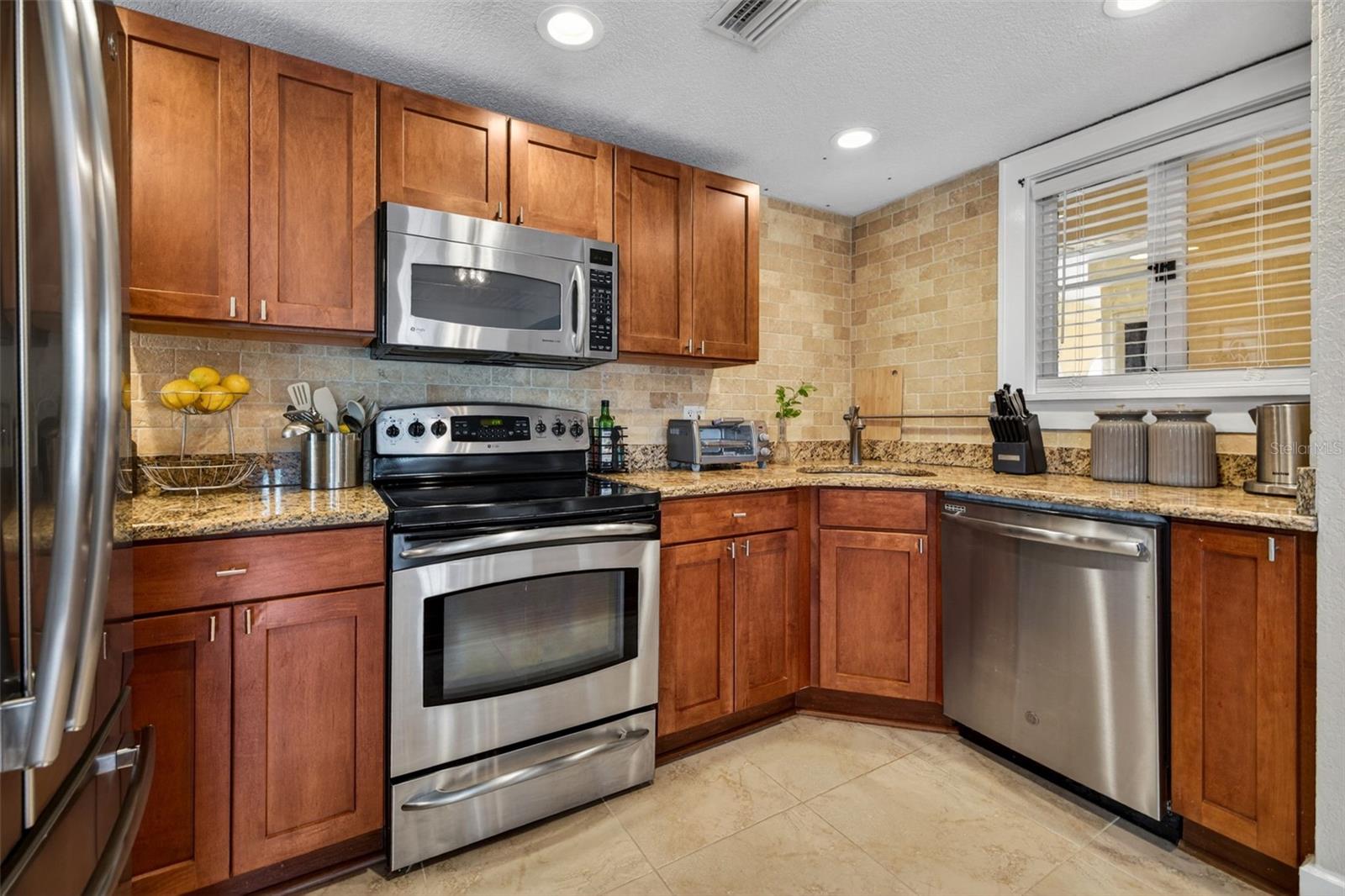 210 22nd Unit 12, St Petersburg, FL 33704