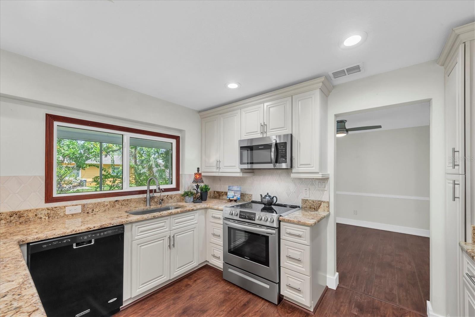 6212 20th, St Petersburg, FL 33712