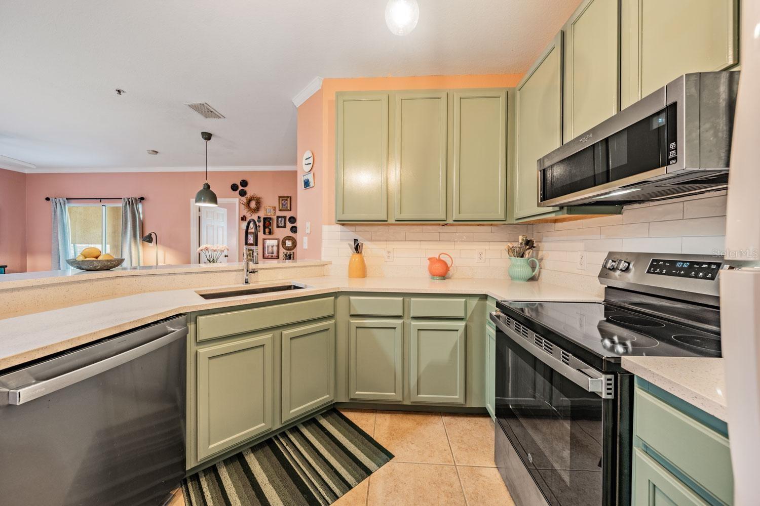 10103 Courtney Oaks Unit 103, Tampa, FL 33619