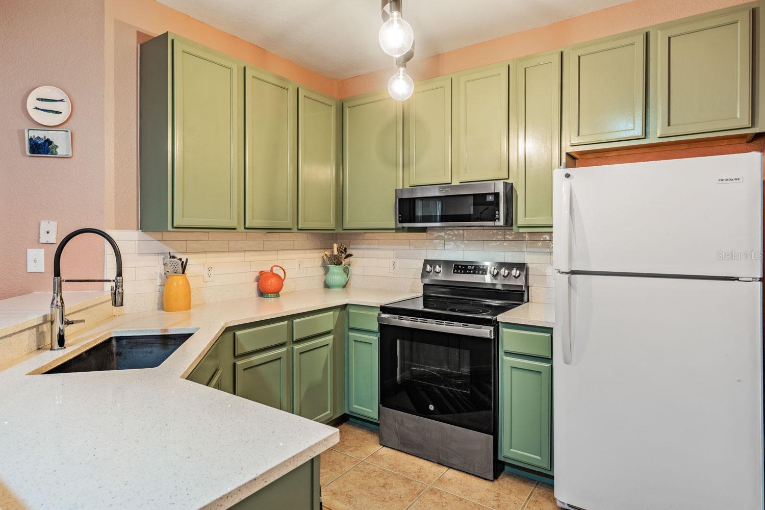 10103 Courtney Oaks Unit 103, Tampa, FL 33619