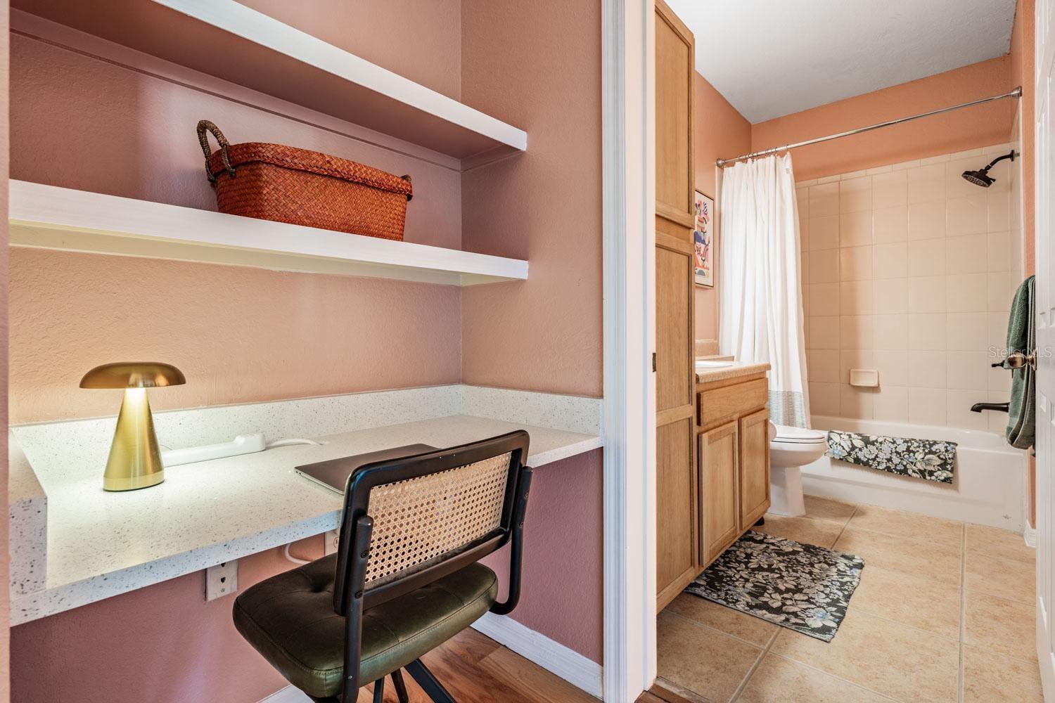 10103 Courtney Oaks Unit 103, Tampa, FL 33619