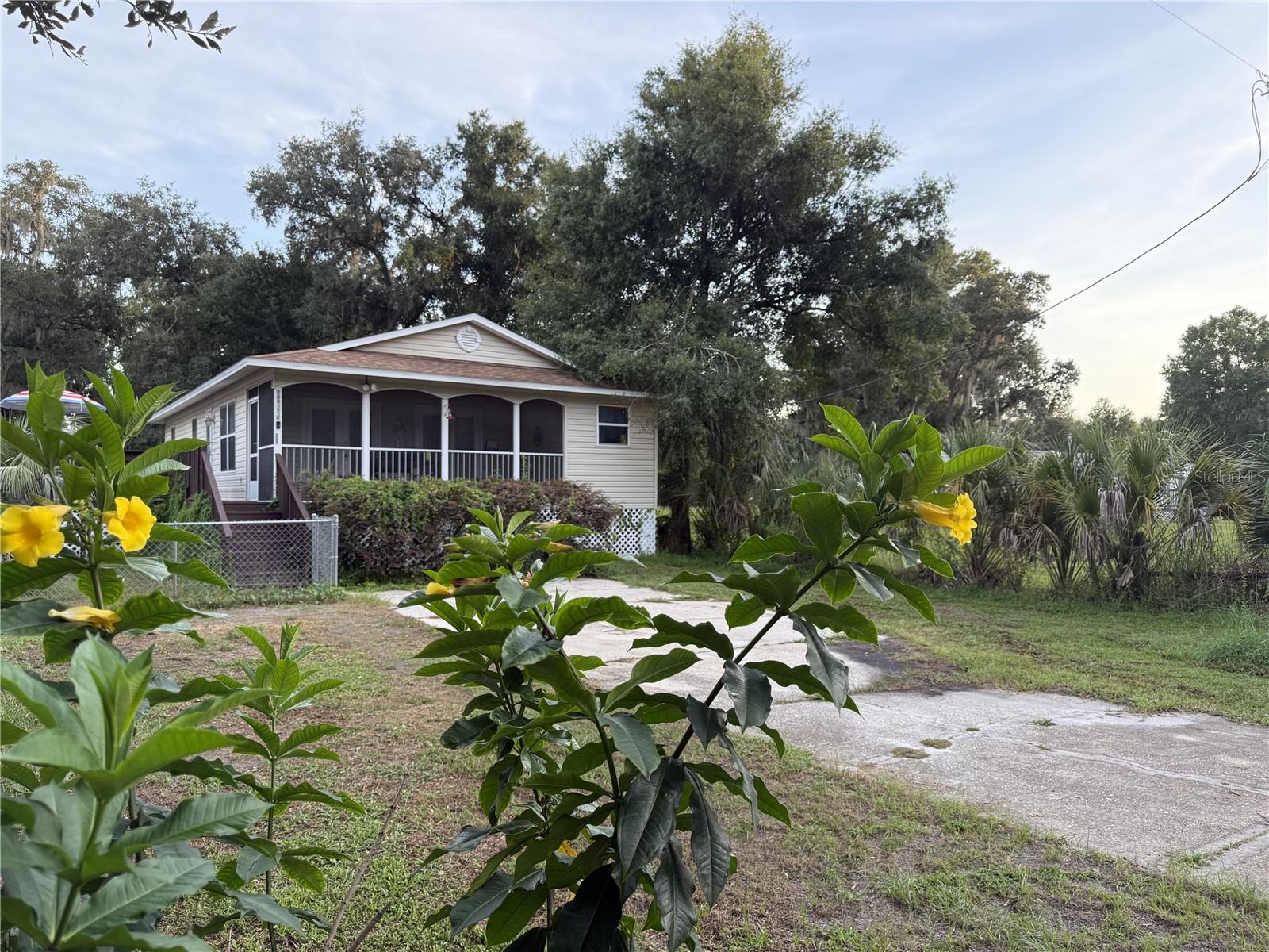 38932 Central, Zephyrhills, FL 33540
