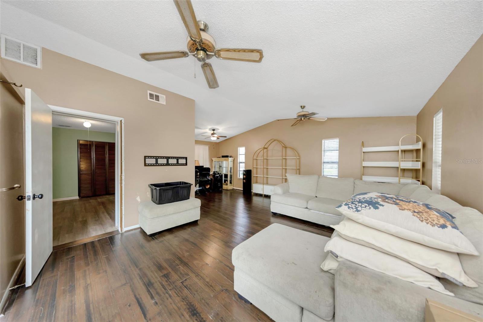 17704 Rivendel, Lutz, FL 33549