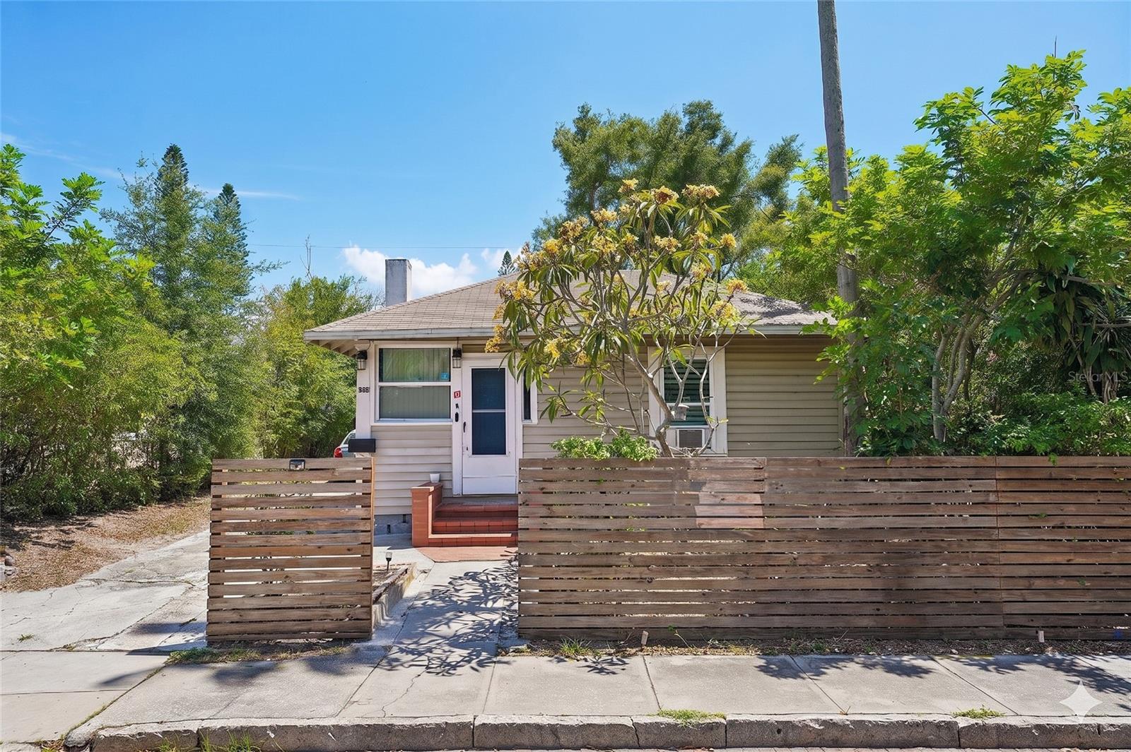 1028 8th, St Petersburg, FL 33705
