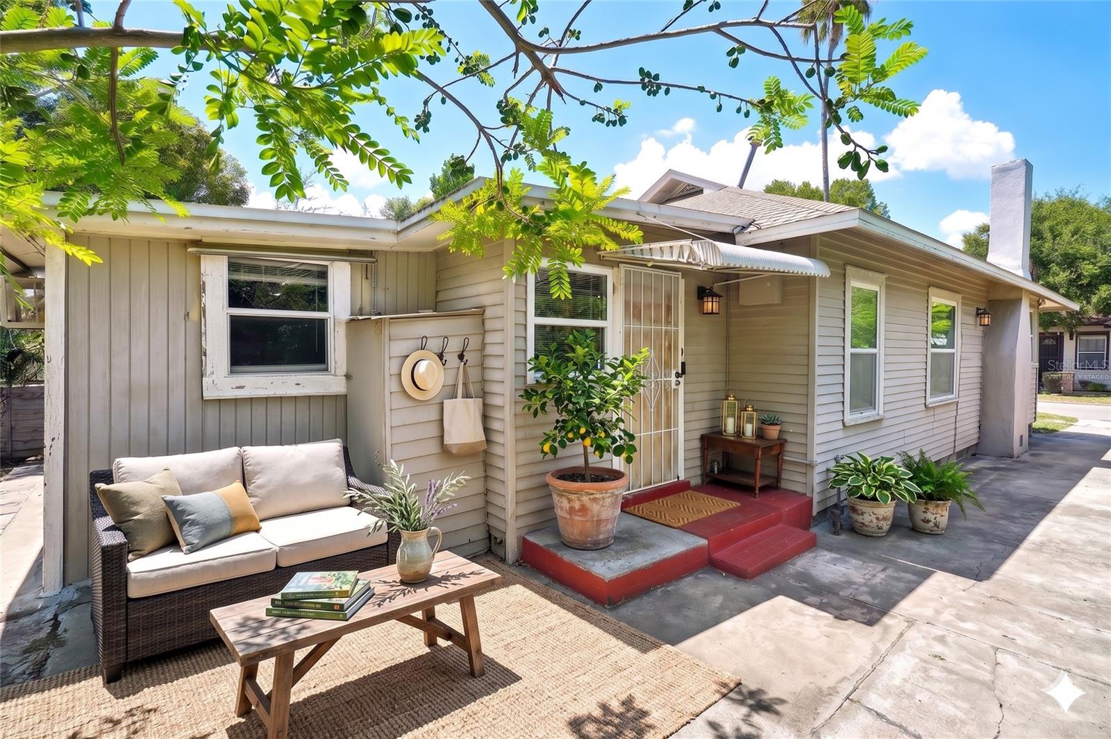 1028 8th, St Petersburg, FL 33705