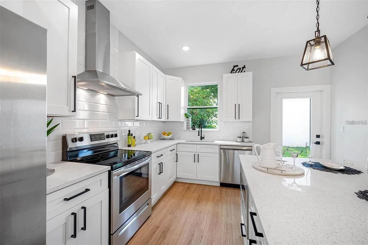 1516 59th, St Petersburg, FL 33710