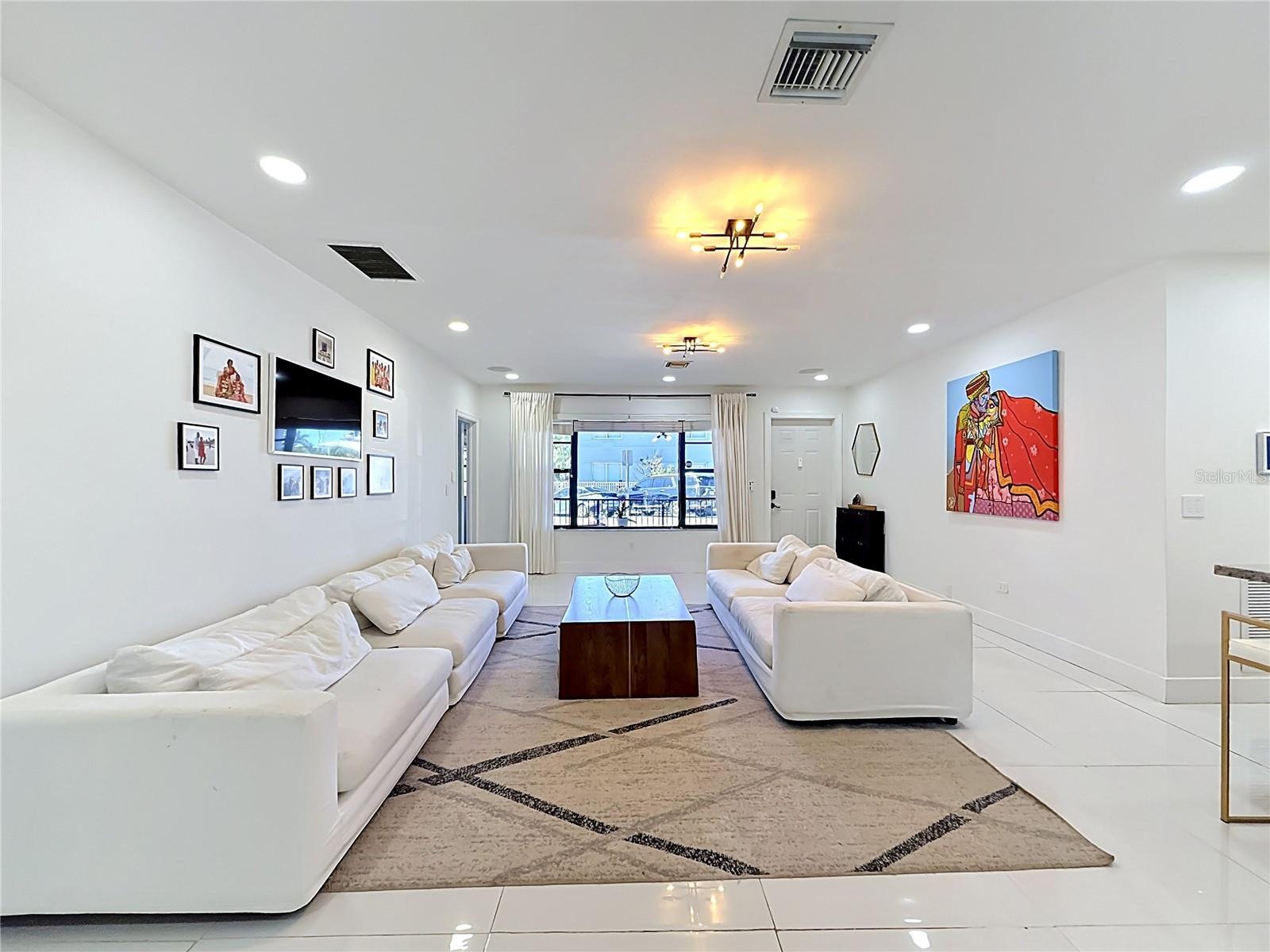 821 83rd St, Miami Beach, FL 33141