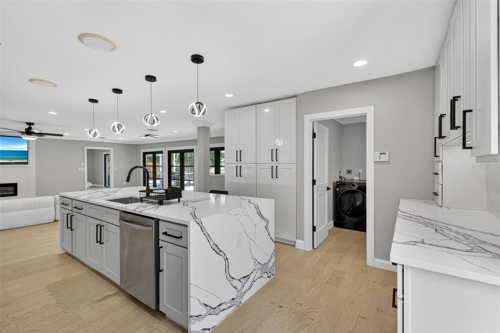 5073 Higel, Sarasota, FL 34242