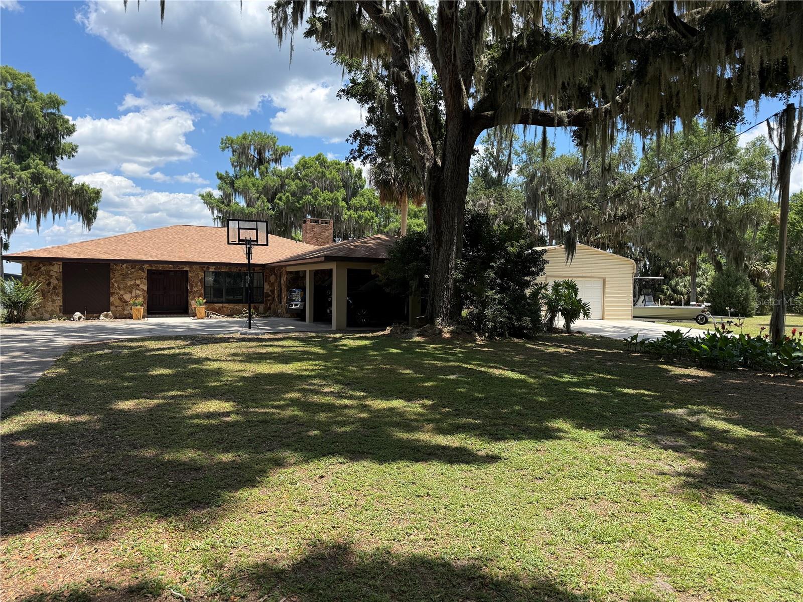 4232 County Road 400, Lake Panasoffkee, FL 33538