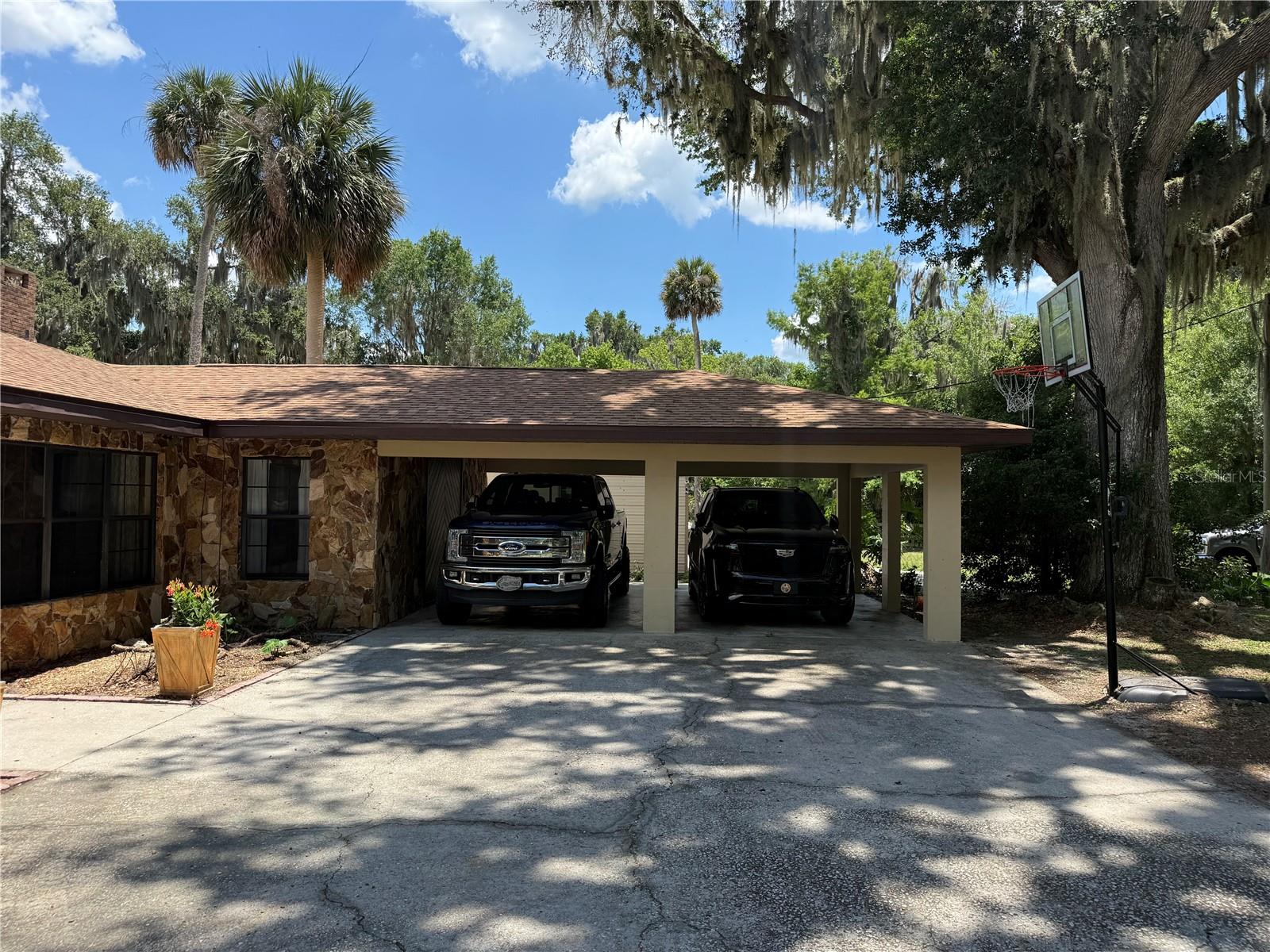 4232 County Road 400, Lake Panasoffkee, FL 33538