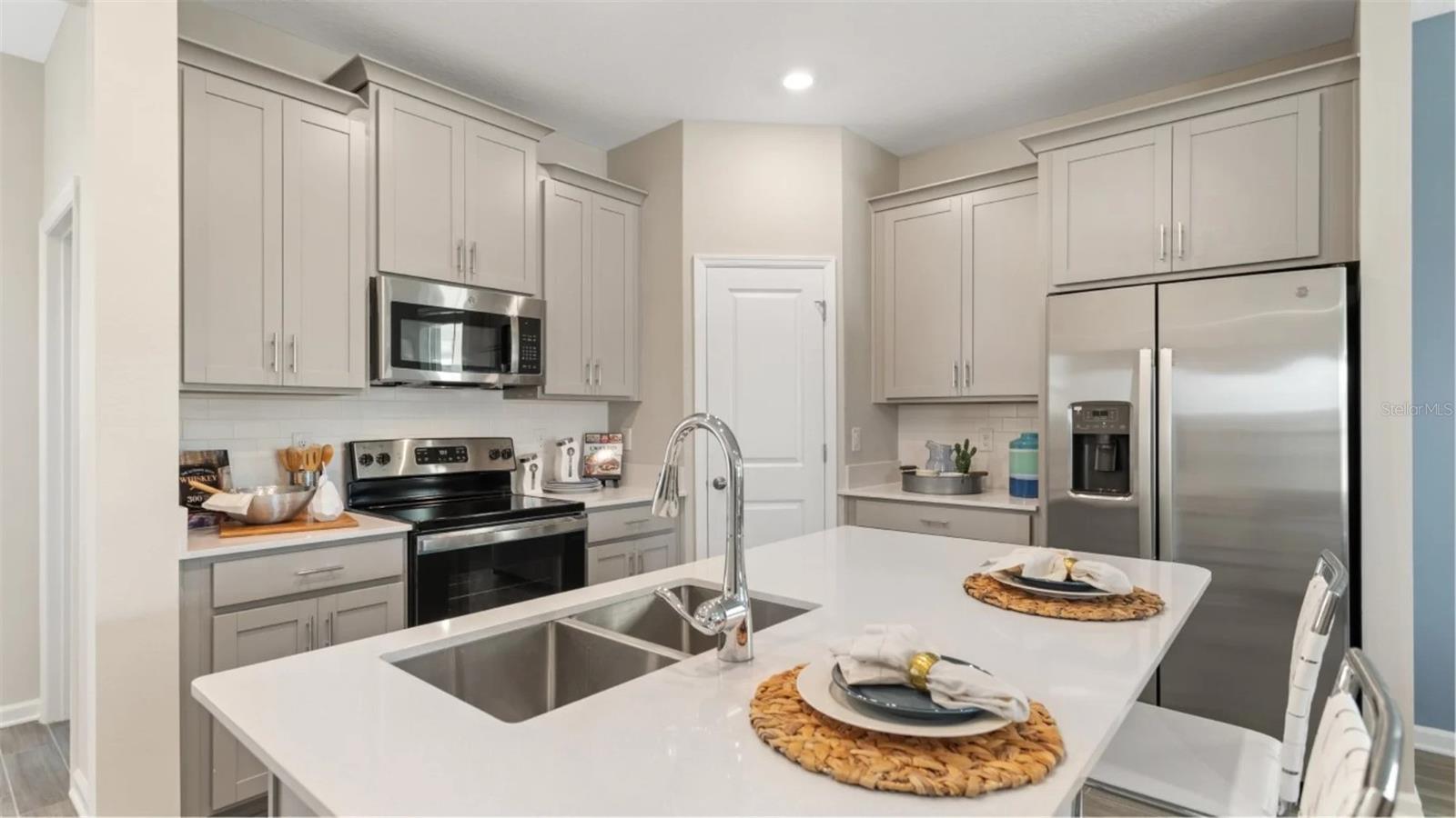 2401 Volunteer, Kissimmee, FL 34744