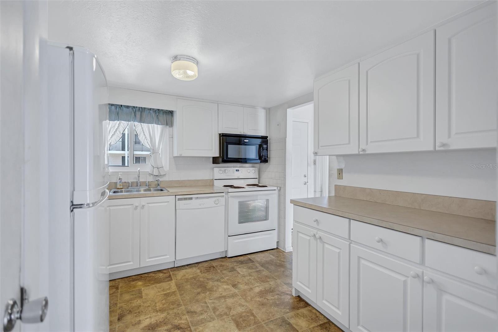 2217 Sunset Unit E27, Bradenton, FL 34207