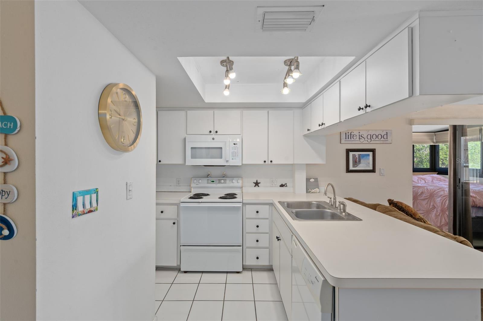 2571 Cyprus Unit 1-201, Palm Harbor, FL 34684