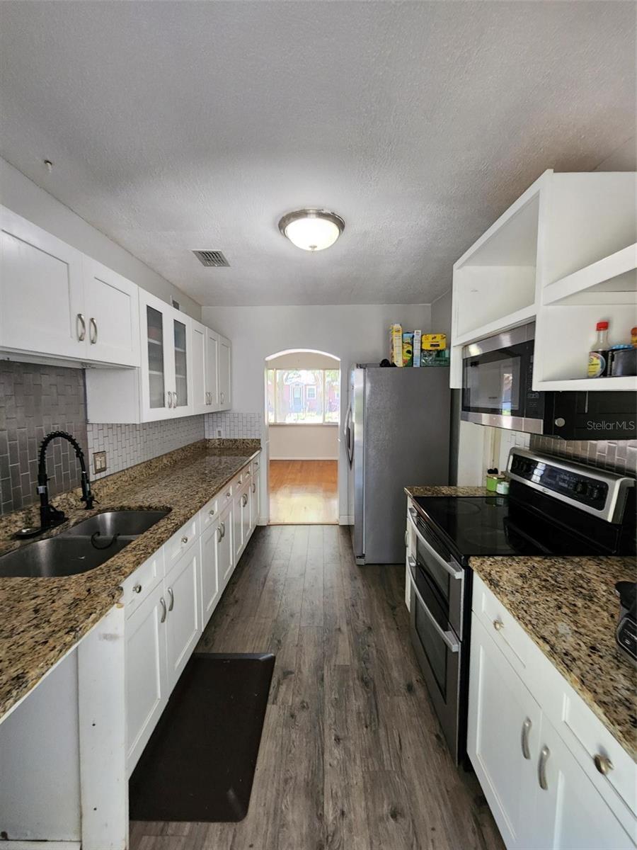 1608 Edna, Largo, FL 33770