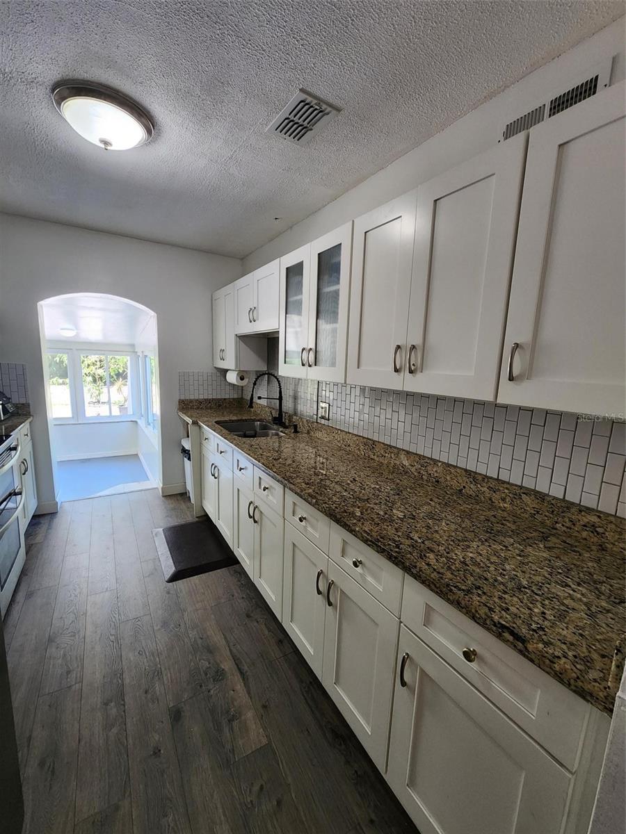 1608 Edna, Largo, FL 33770