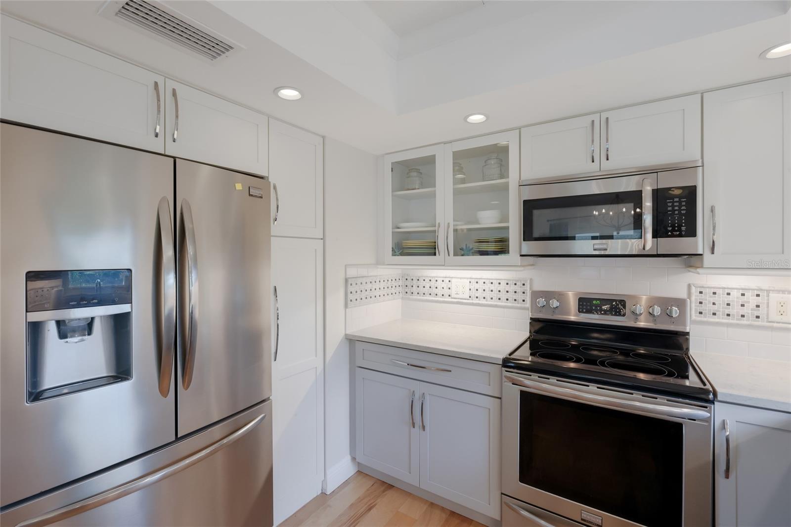 221 85th, Holmes Beach, FL 34217