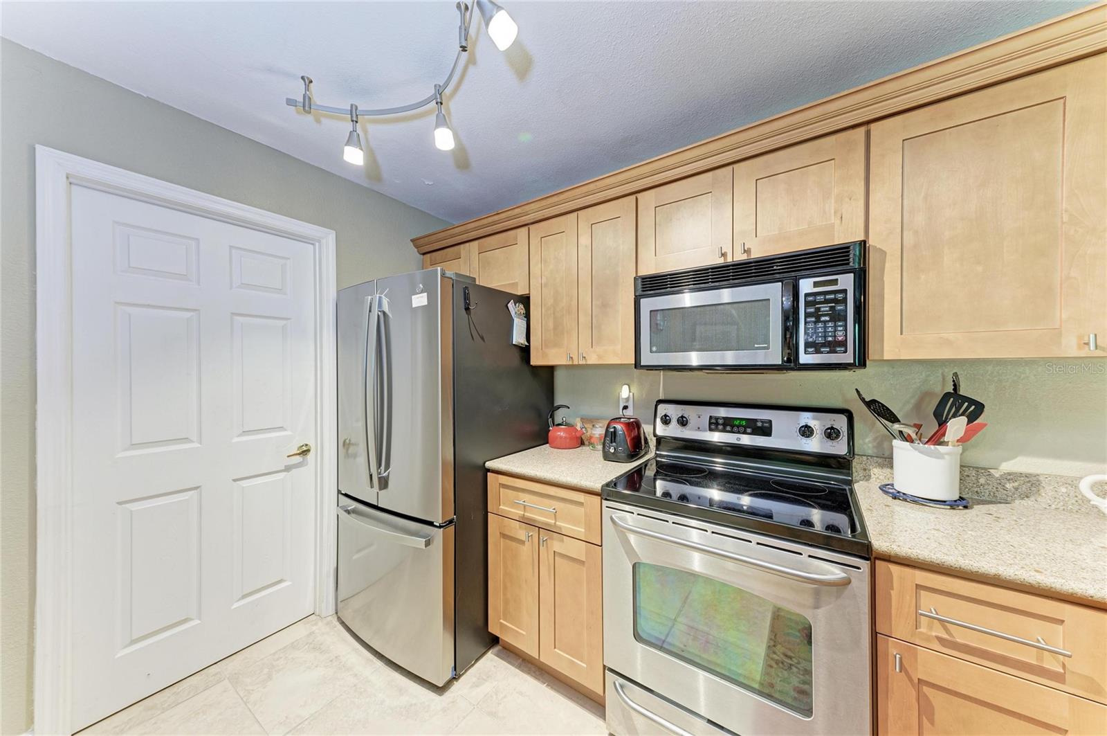 4040 Crockers Lake Unit 12, Sarasota, FL 34238