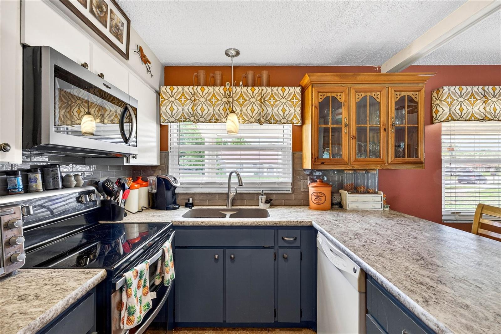 8429 Jacqueline, Zephyrhills, FL 33541