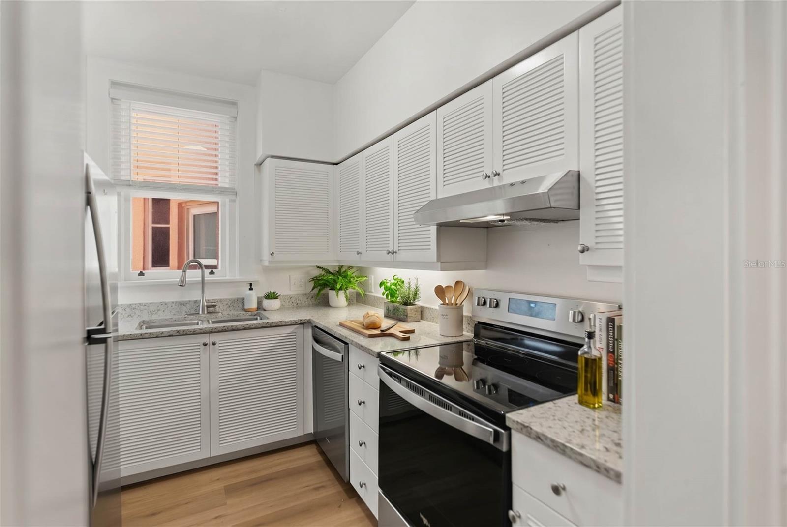 1221 Palm Unit 202, Sarasota, FL 34236